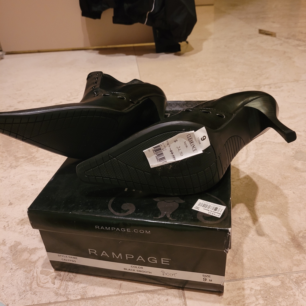 Rampage Classic Black Ankle Boots - Picture 4 of 8